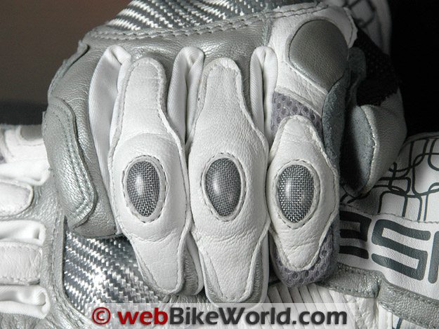 Eska Squadrato Gloves - Tops of Fingers