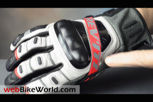REV'IT! Cayenne Pro Wrist Strap Animation