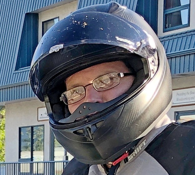 The Klim K1R helmet is glasses friendly.