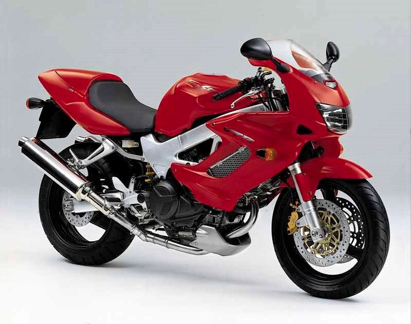 HONDA VTR1000 FIRESTORM Front and Side View