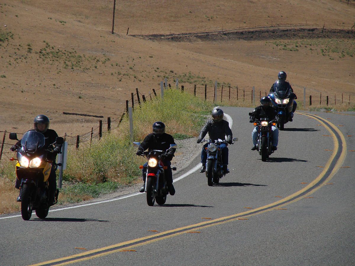 The Southern California Norton Owner's Club on a ride
