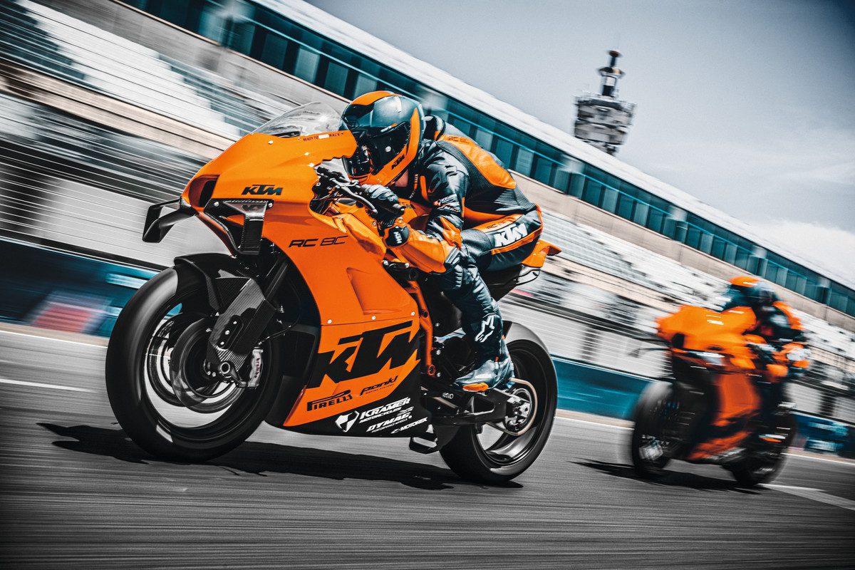 A front view of riders battling on the all-new track-only 2022 KTM RC 8C