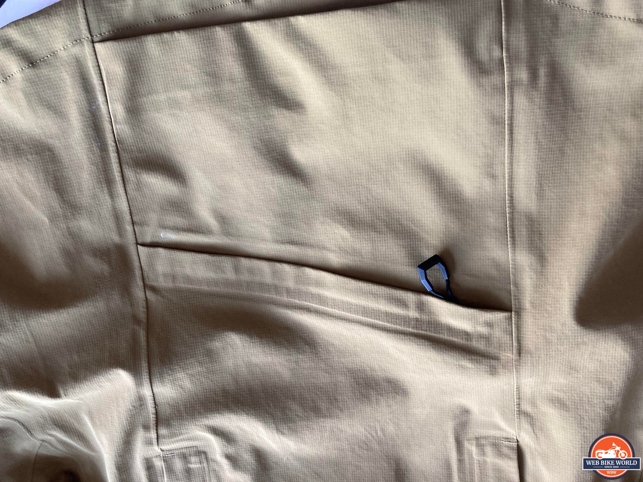 Element jacket rear pocket