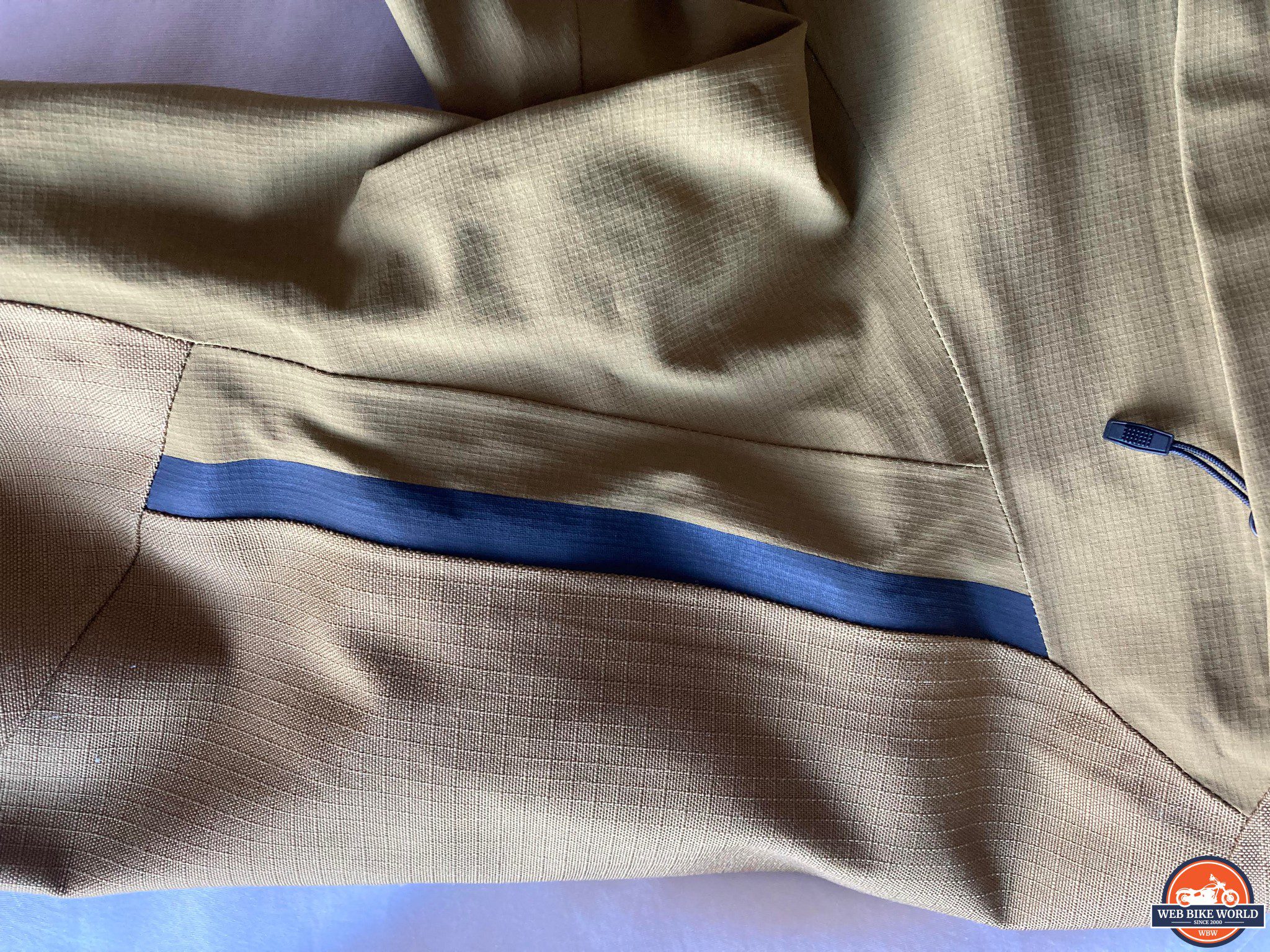 Reflective strip on Element jacket