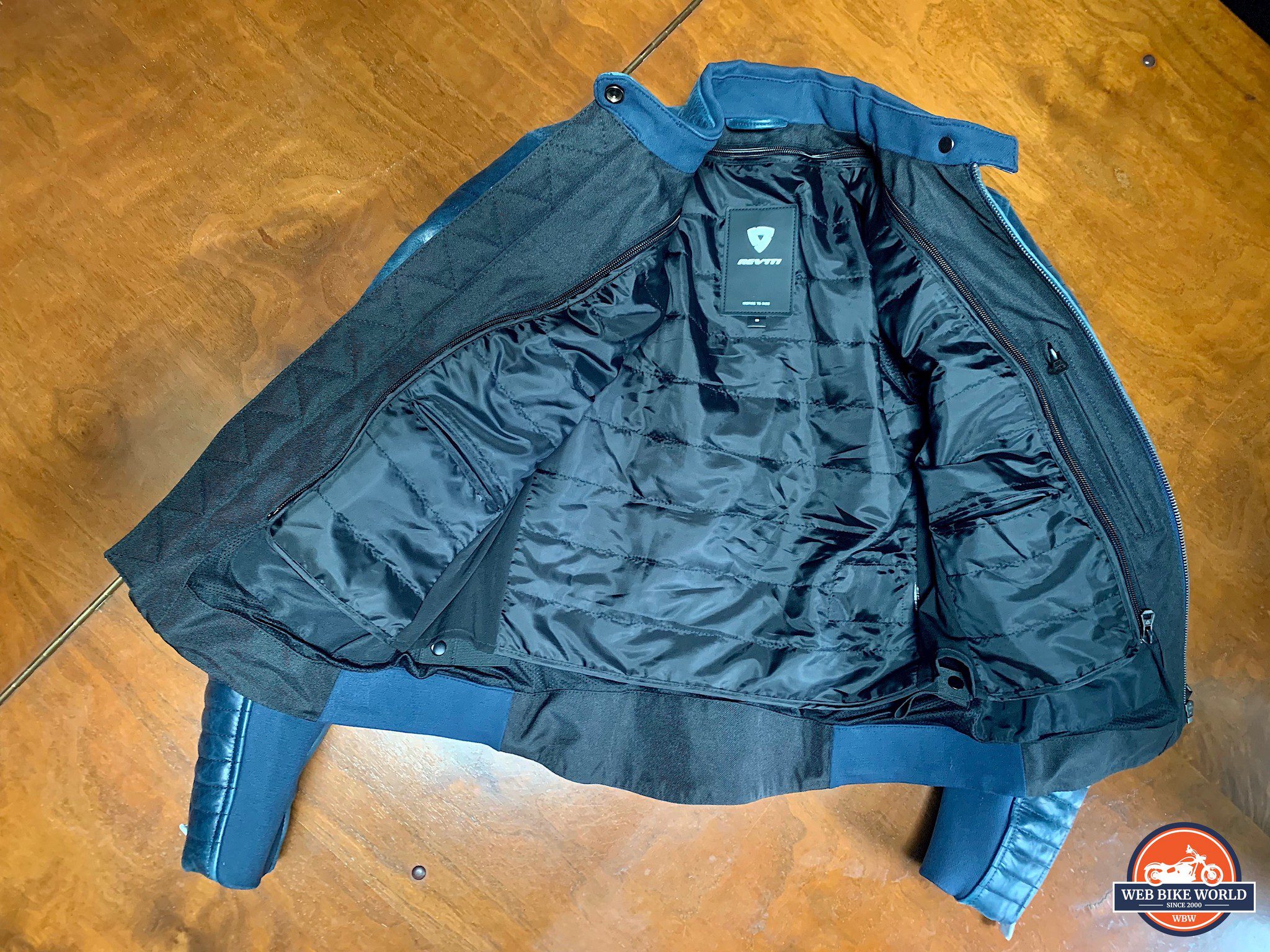 A frontal view of the REV’IT! Coral jacket interior