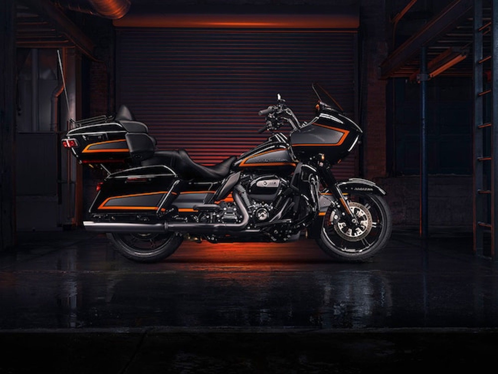 The Apex colorway, inspired from Harley's iconic XR750 Flat Track Racer. Media sourced from Harley-Davidson's website.