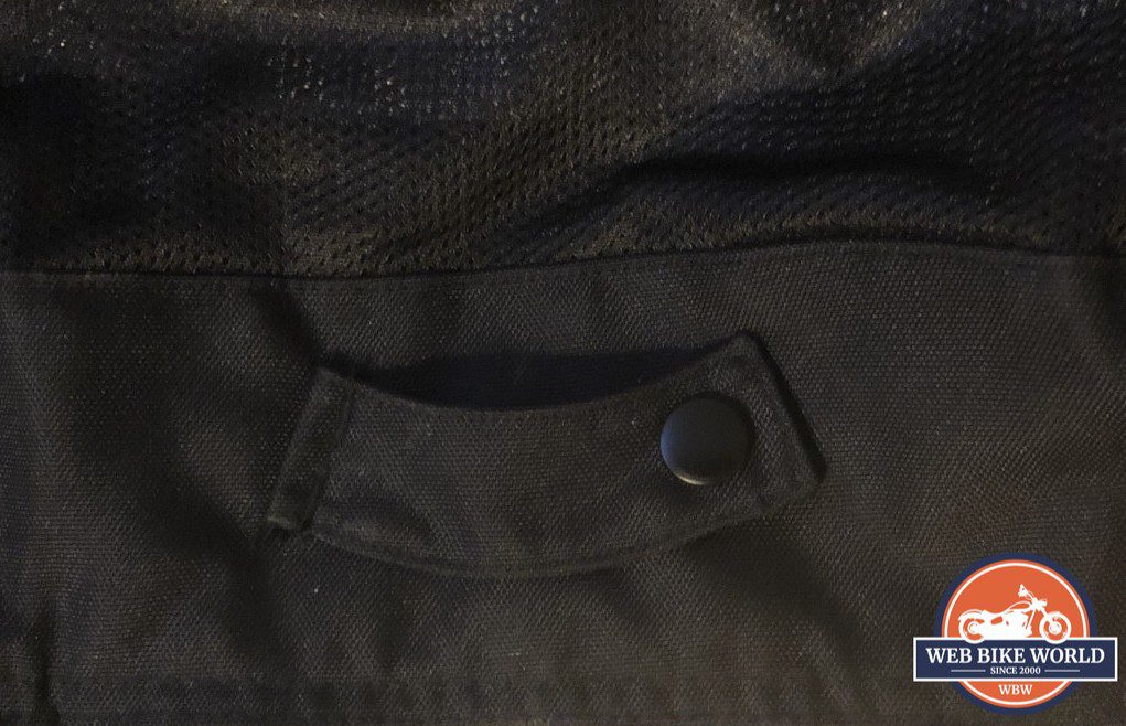 The belt loop in the Scorpion Vortex Air Jacket