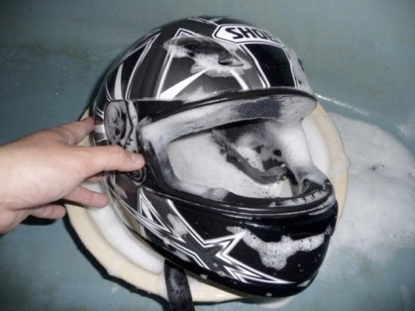 Clean motorcycle helmet avoids itchy scalp