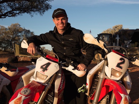 Craig Lowndes in the Simpson Desert with Daryl Beattie