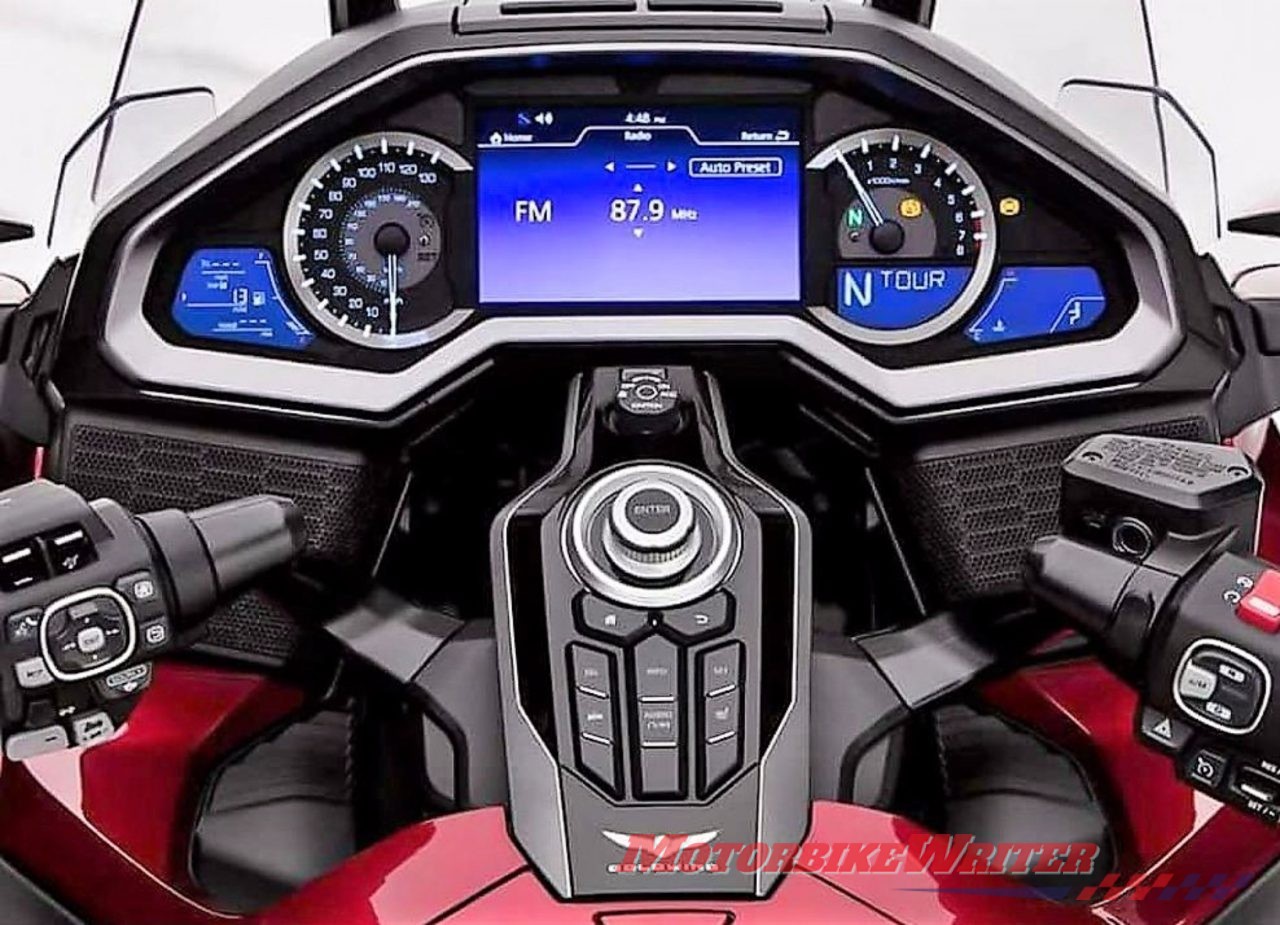 Goldwing dashboard distracted
