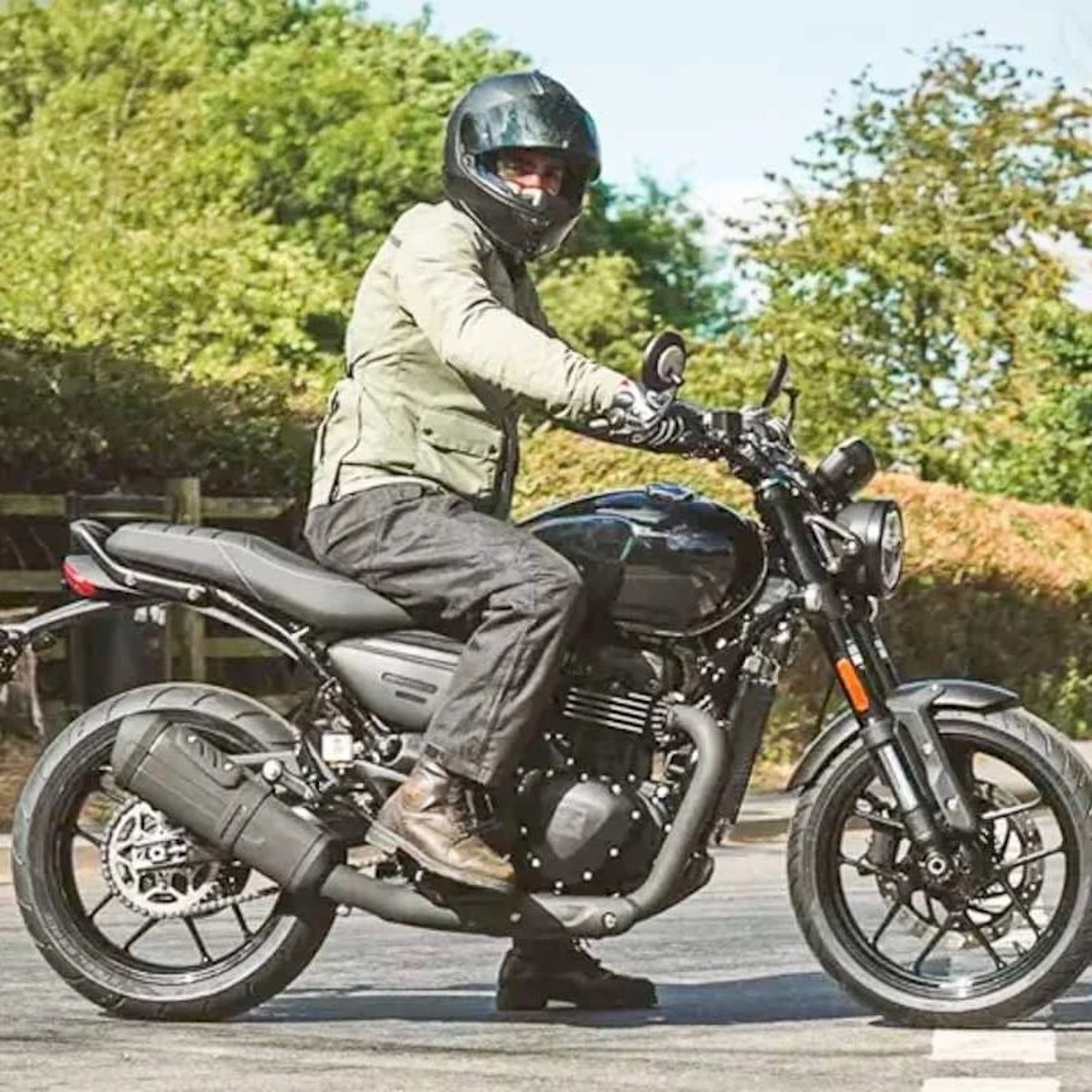 A view of the new Neo-retro naked and scrambler roadsters that Triumph and Bajaj will be debuting in July. Media sourced from Motorcycle Sports.