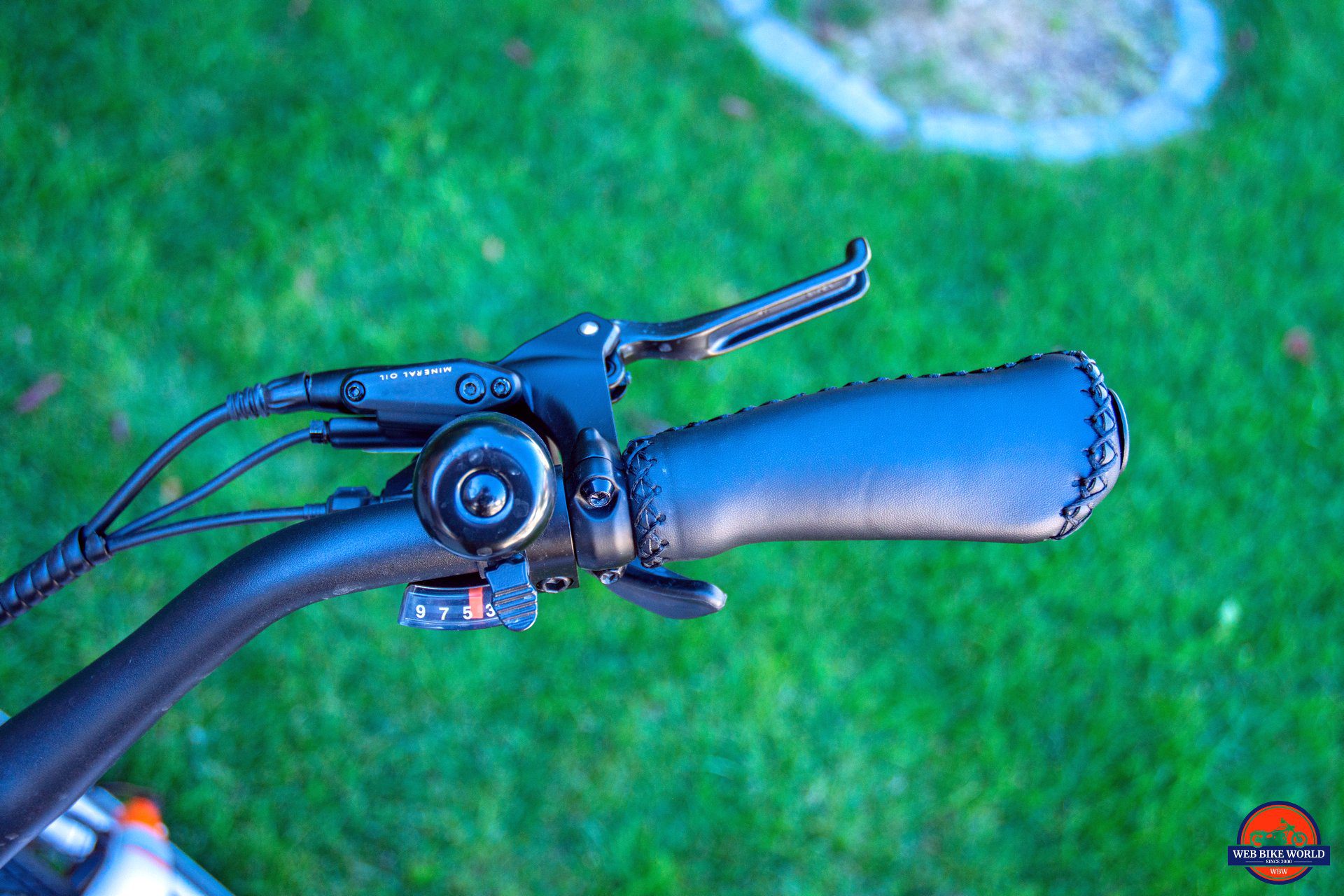 surface 604 big sky right handlebar